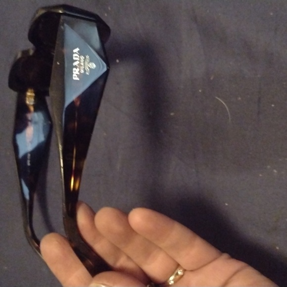 Prada sunglasses - Picture 3 of 5